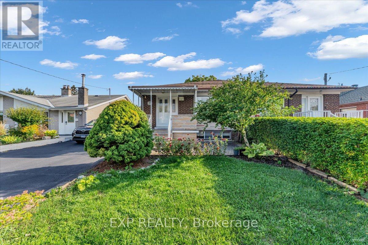 21 Kanarick Cres, Toronto, ON M3L 1P3