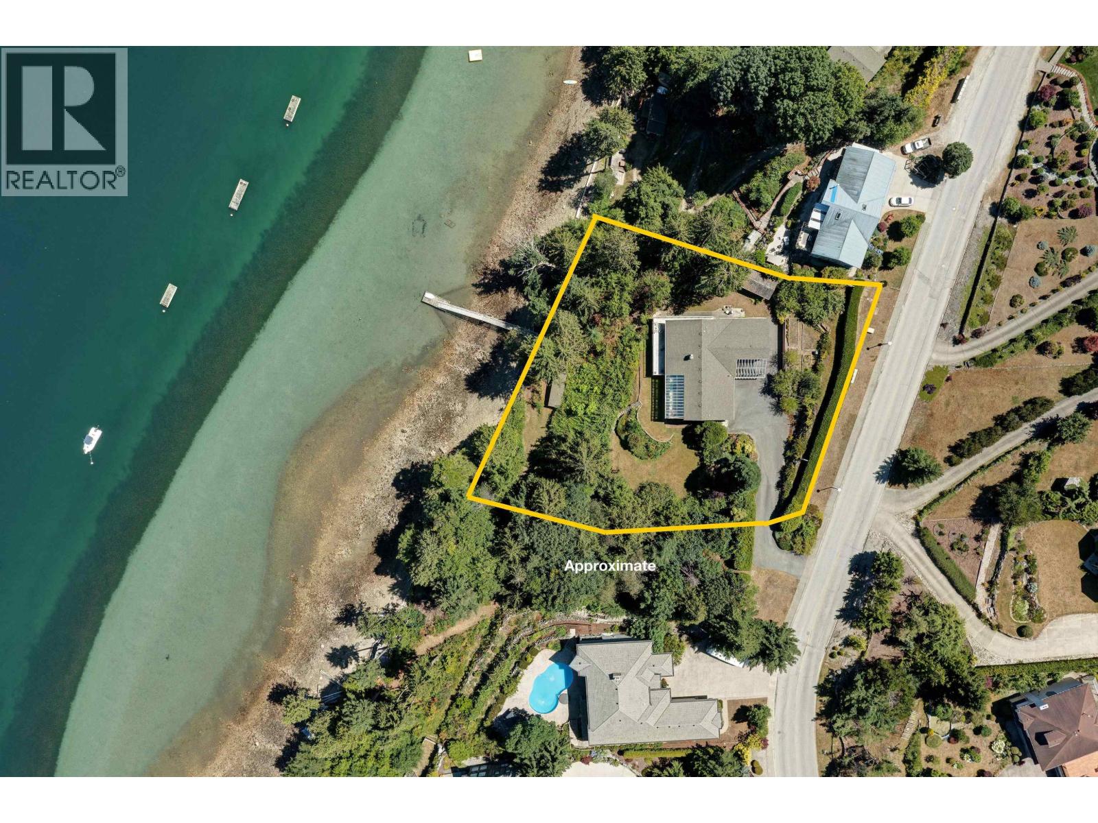6448 N Gale Ave, Sechelt, BC V7Z 0L1