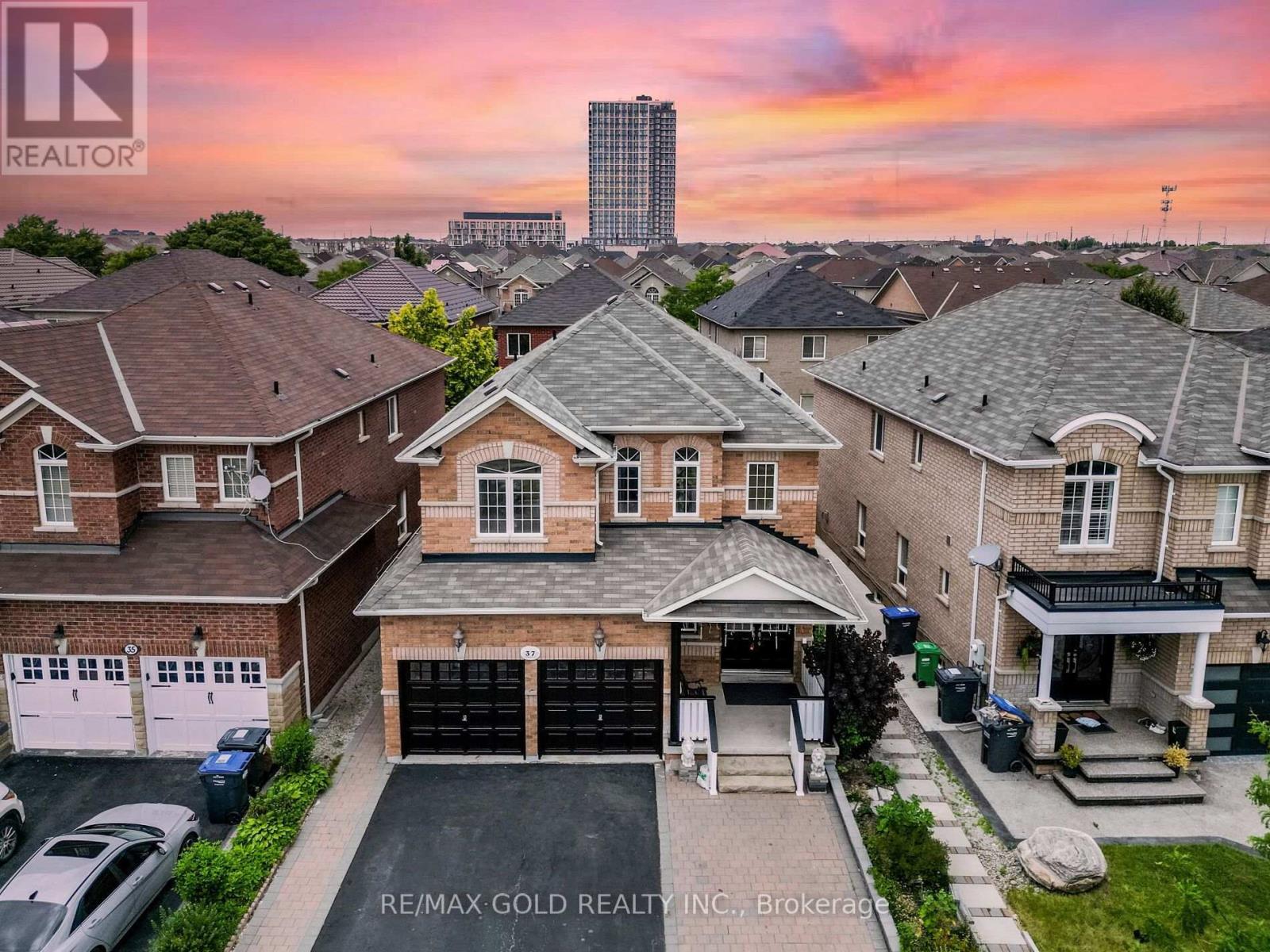 37 Alice Springs Cres, Brampton, ON L6X 0R7