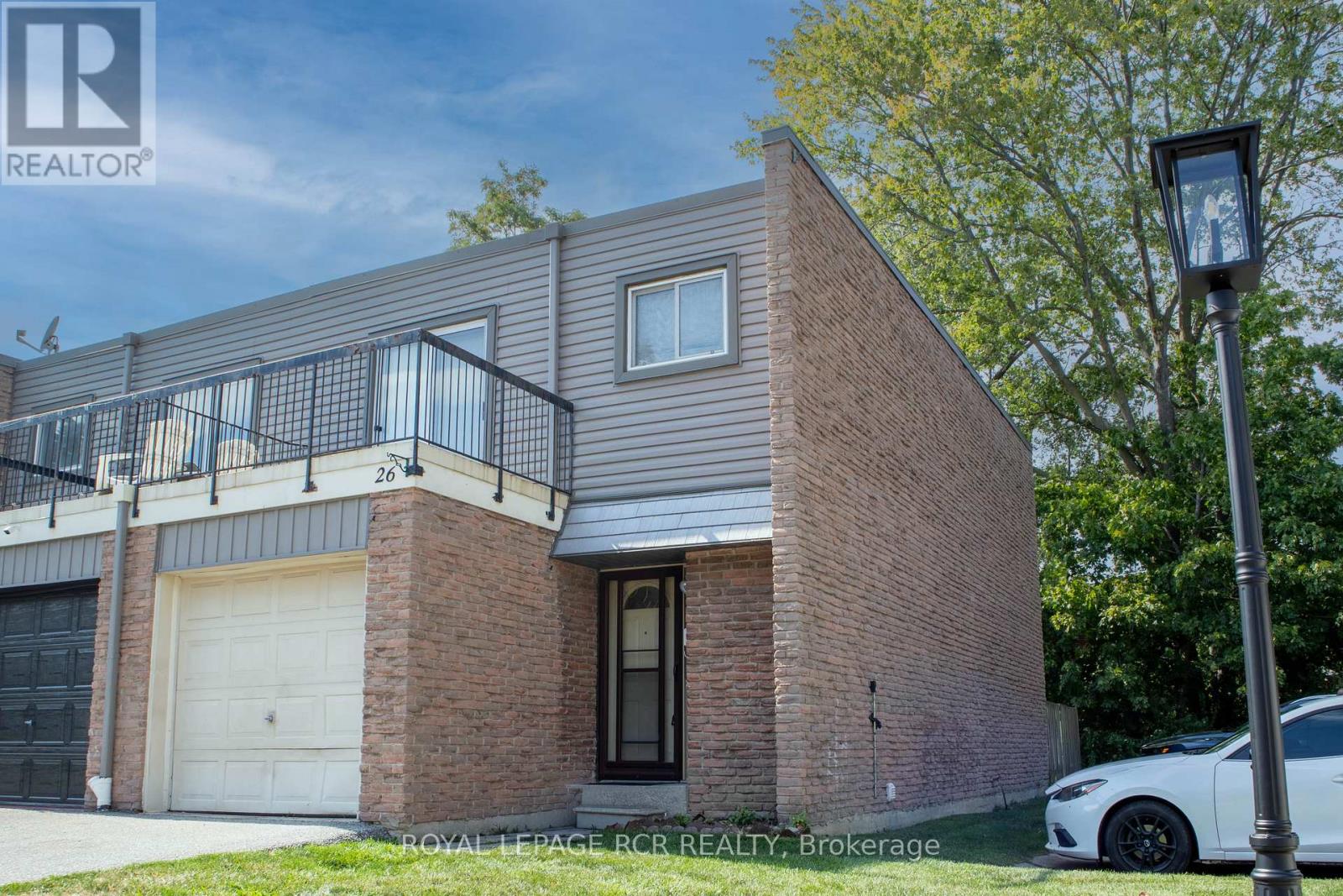 26 2315 Bromsgrove Rd, Mississauga, ON L5J 4A6