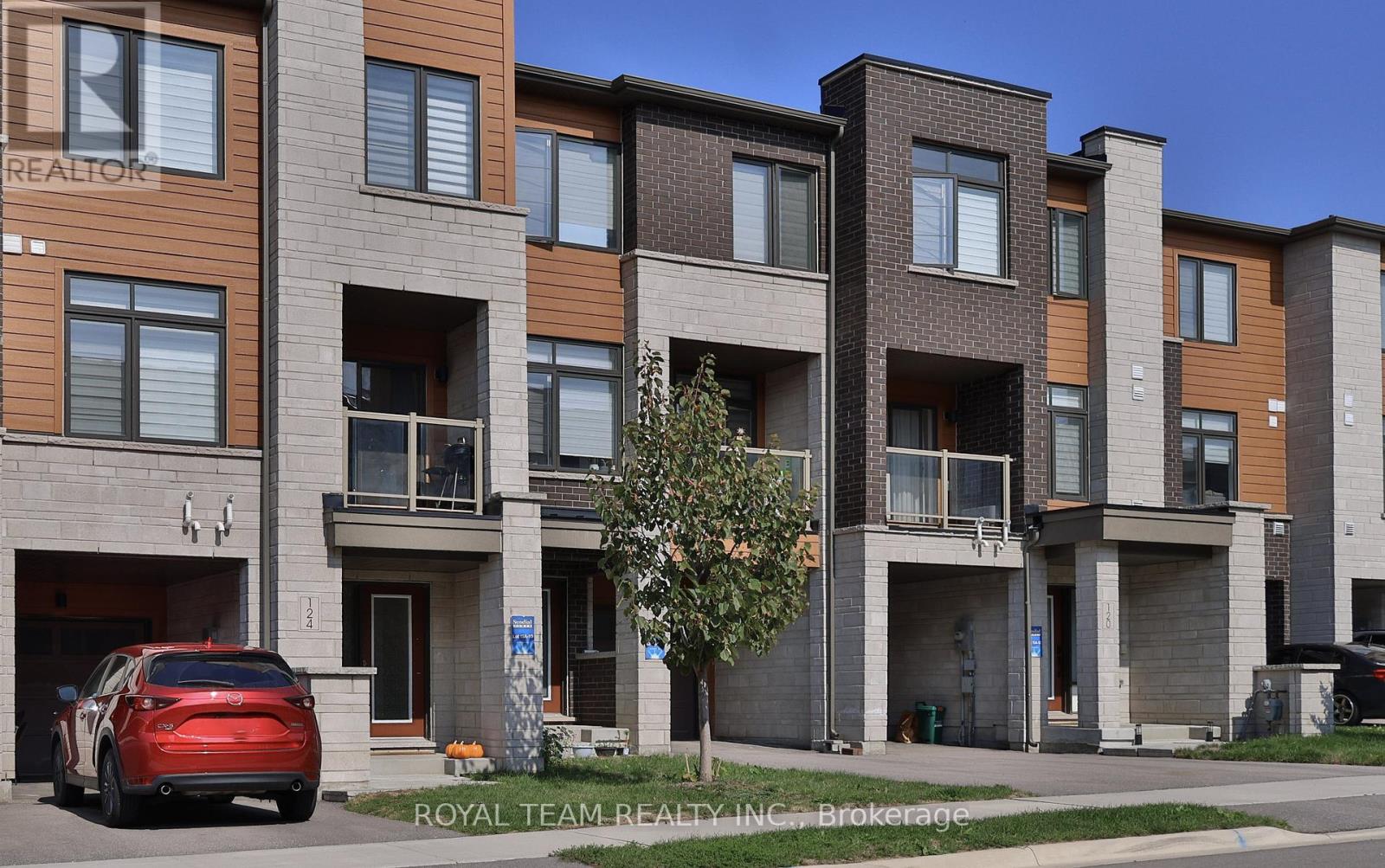 124 Bravo Ln, Newmarket Woodland Hill, ON L3X 0L2
