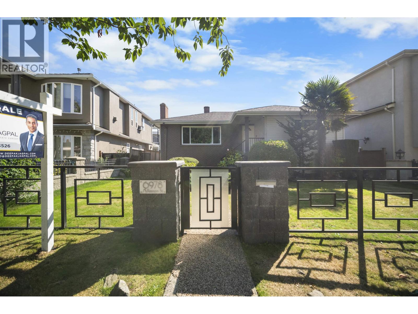 6978 Mckinnon St, Vancouver, BC V5S 3G5