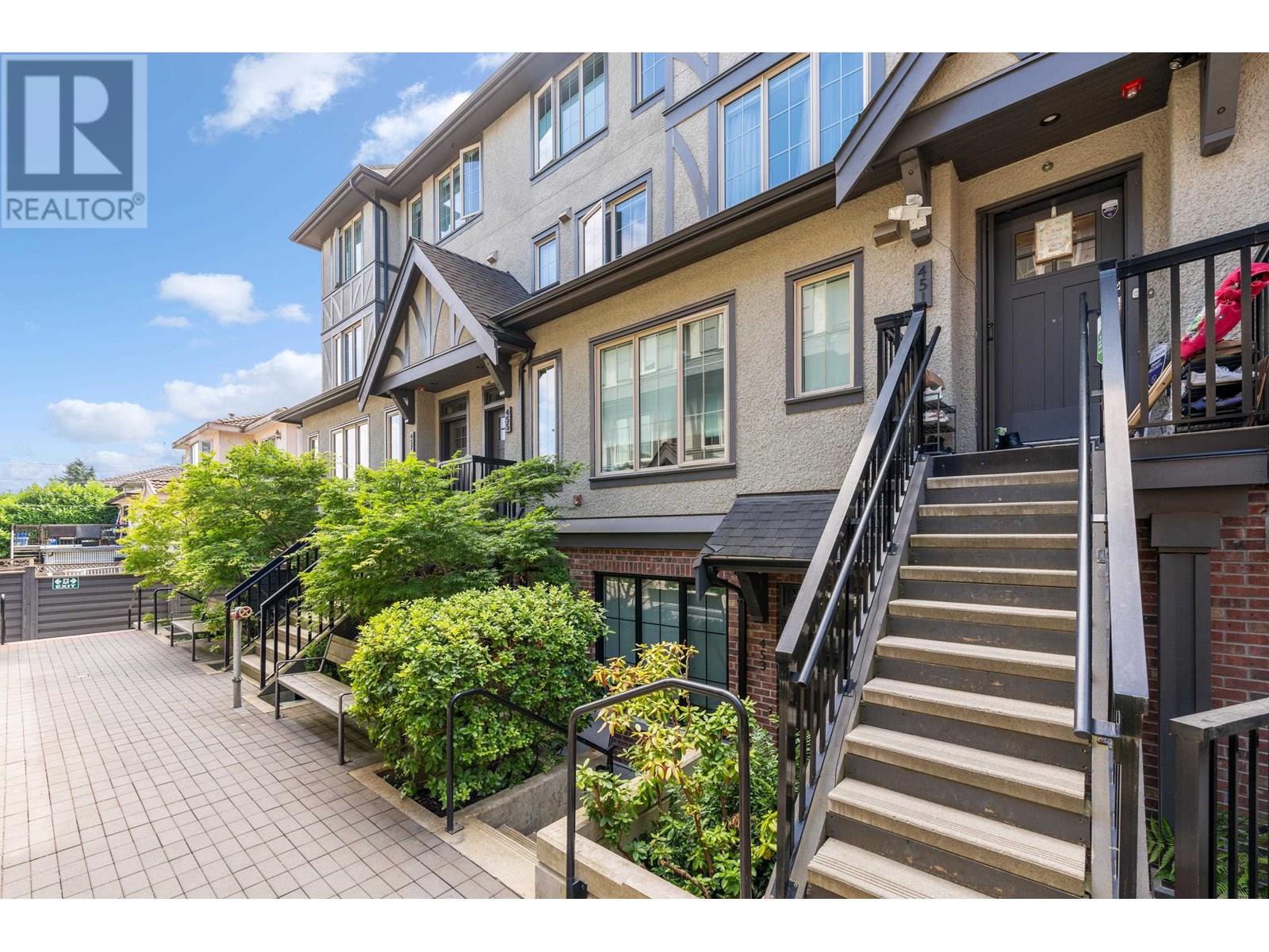 451 W 63rd Ave, Vancouver, BC V5X 0J1