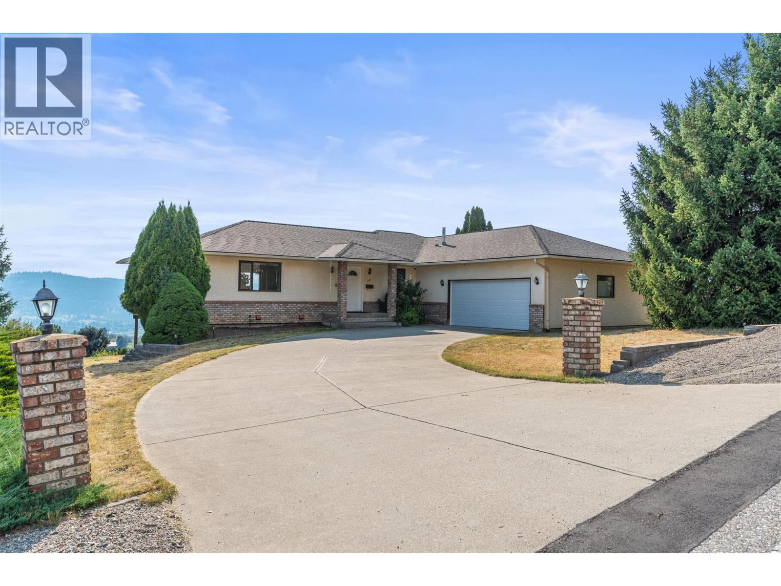 308 Cypress Dr, Coldstream, BC V1B 2Y1