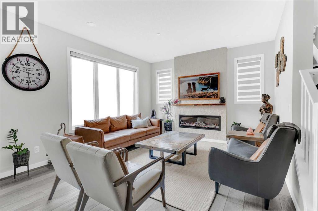 260 Lucas Way NW, Calgary, AB T3P 0R5