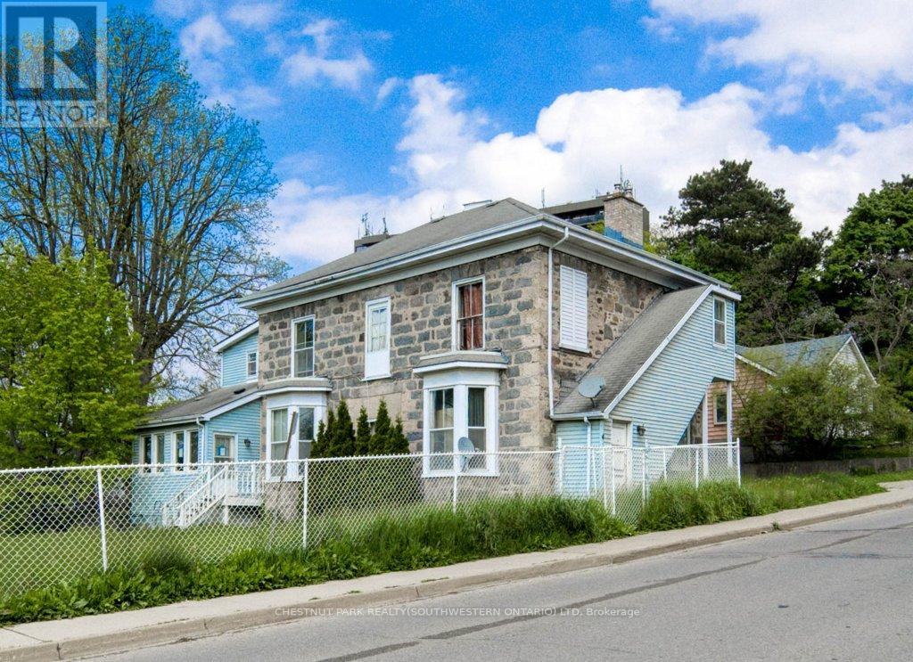 245 Ainslie St S, Cambridge, ON N1R 3L2