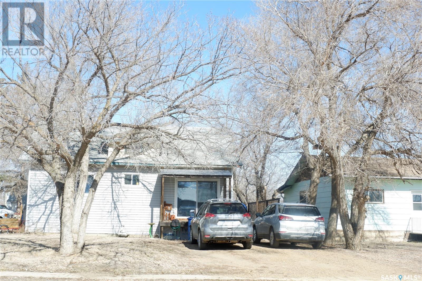 21 3rd Street East, Willow Bunch, SK S0H 4K0