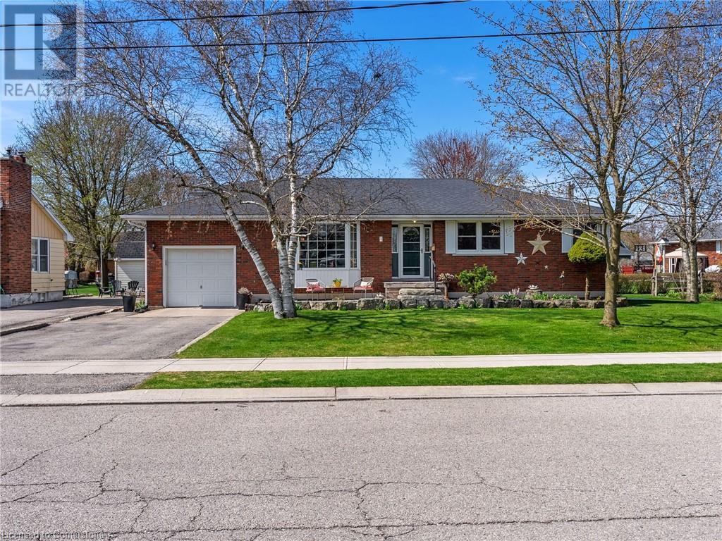 4 Laidlaw St, Hagersville, ON N0A 1H0