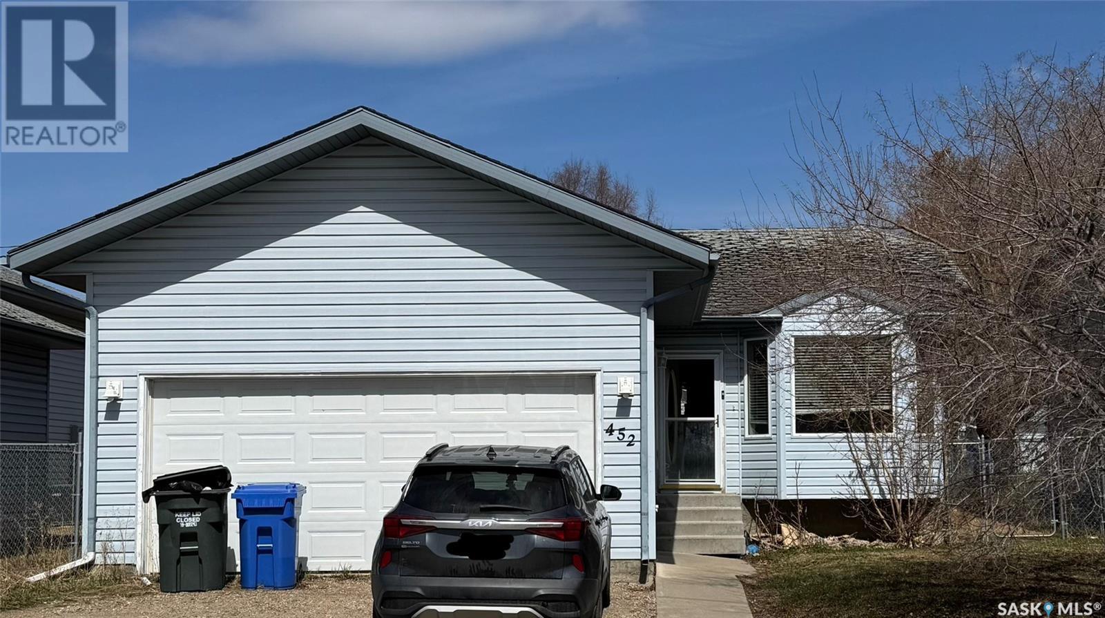 452 Adams Cres, Prince Albert, SK S6V 7K6