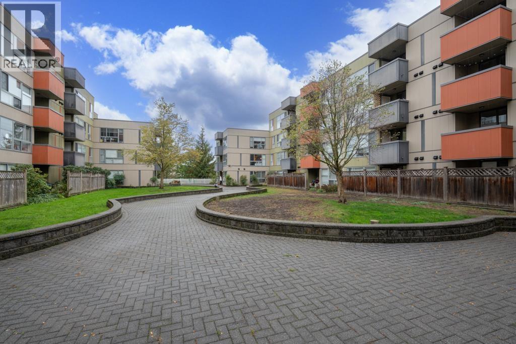 12085 228 Street Unit 225, Maple Ridge, BC V2X 6M2