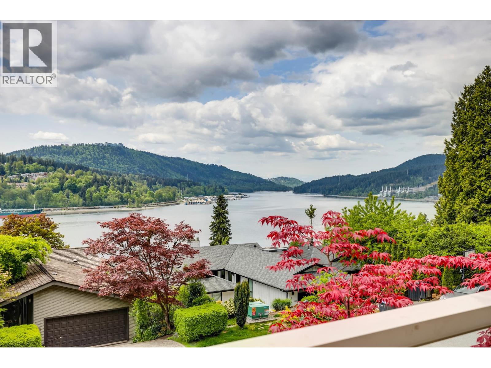 31 Axford Bay, Port Moody, BC V3H 3R4