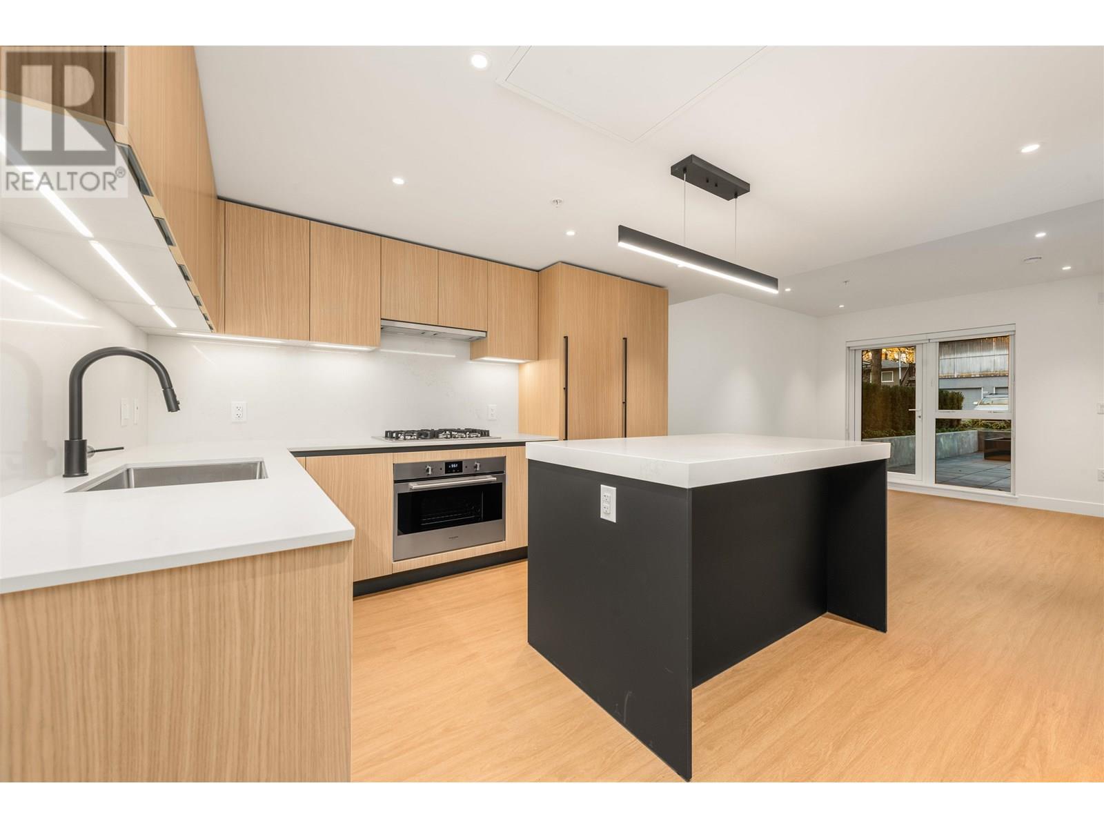 2235 E Broadway Unit 113, Vancouver, BC V5N 0J5