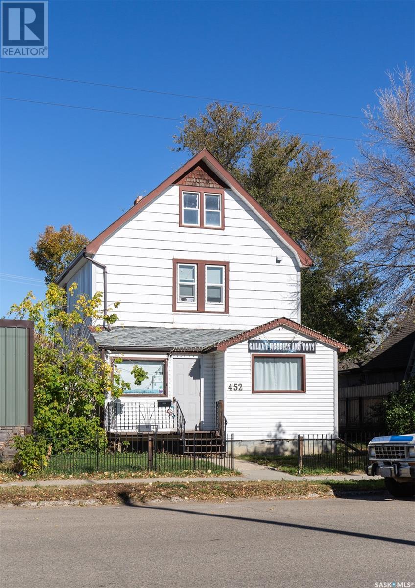 452 Athabasca St E, Moose Jaw, SK S6H 0L8