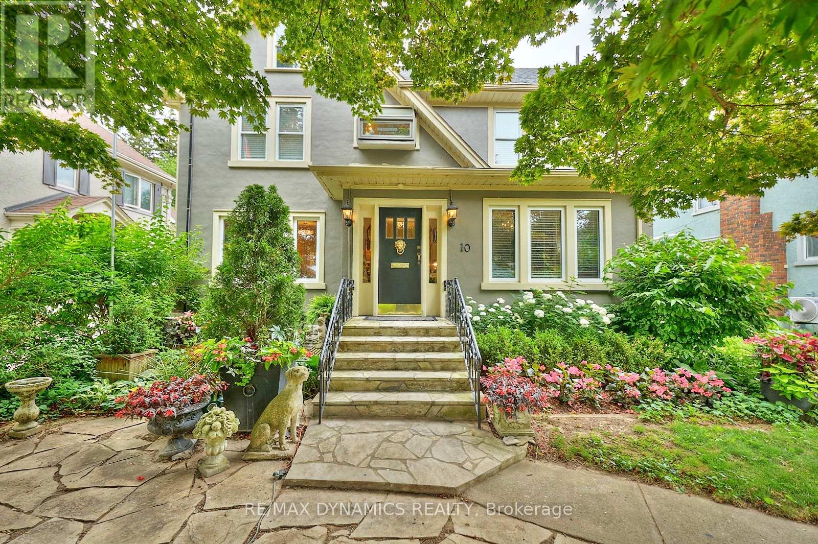 10 Thairs Ave, St. Catharines, ON L2R 6P1