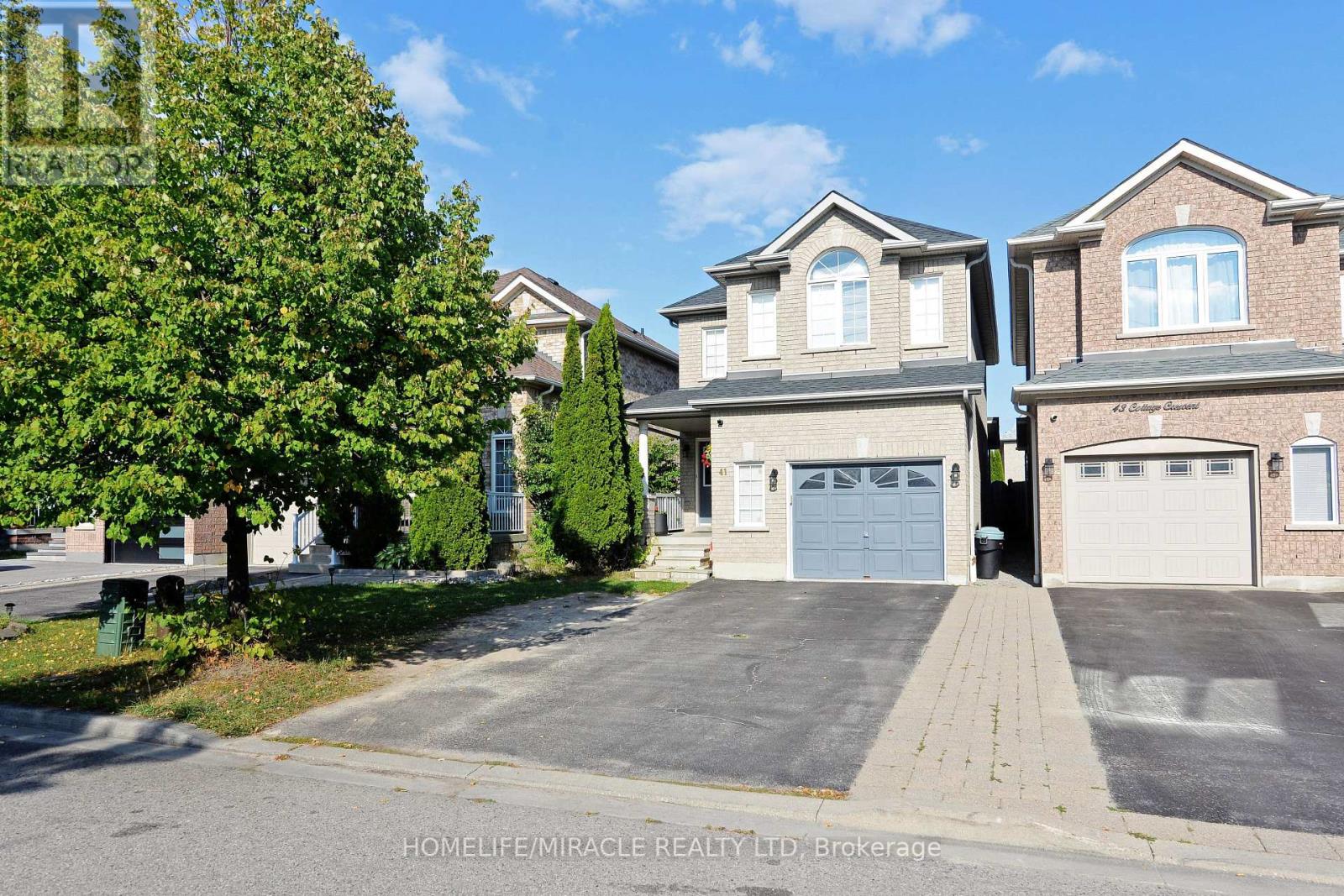 41 Cottage Cres, Whitby, ON L1R 0B2
