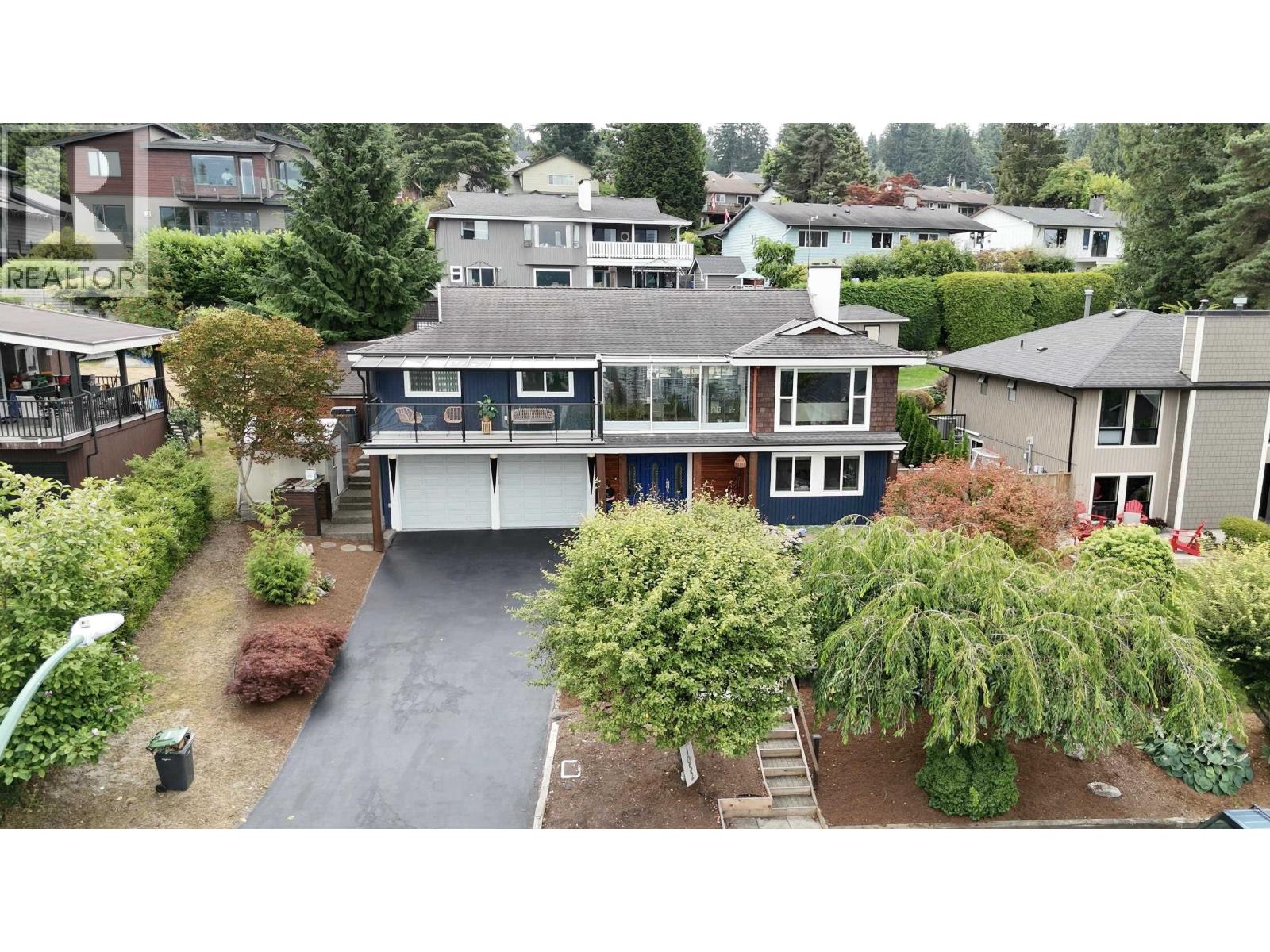 1052 Corona Cres, Coquitlam, BC V3J 7J3
