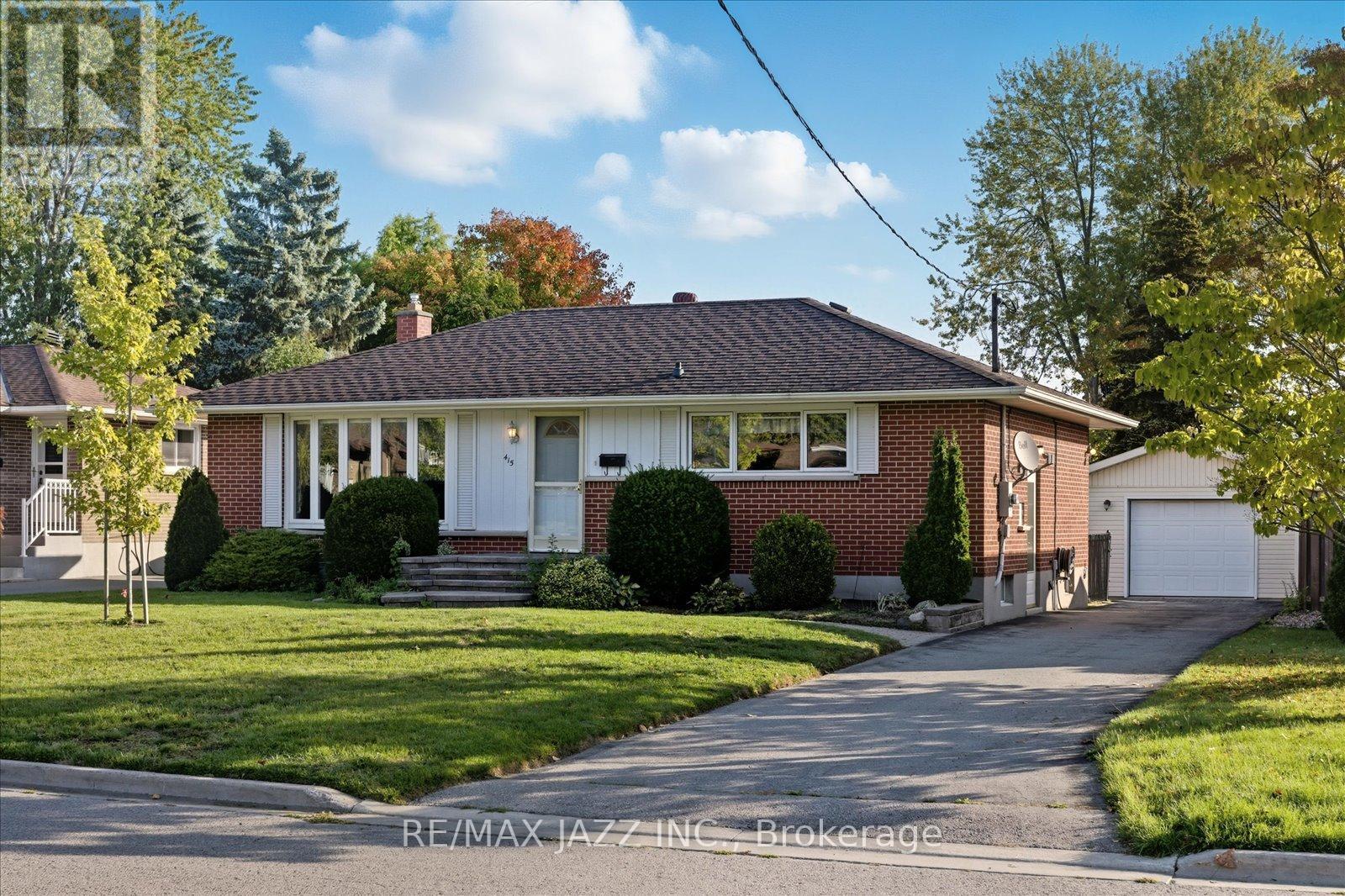 415 Fairlawn St, Oshawa, ON L1J 4R5