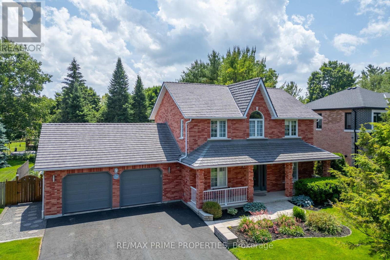9 Valentini Ave, East Gwillimbury, ON L9N 1H9