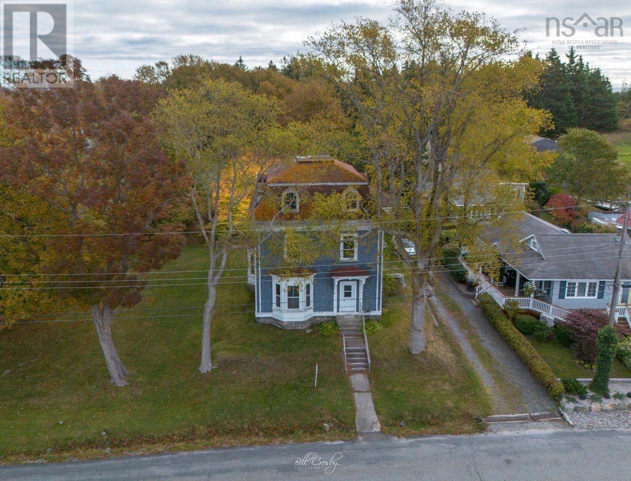 21 John St, Lockeport, NS B0T 1L0