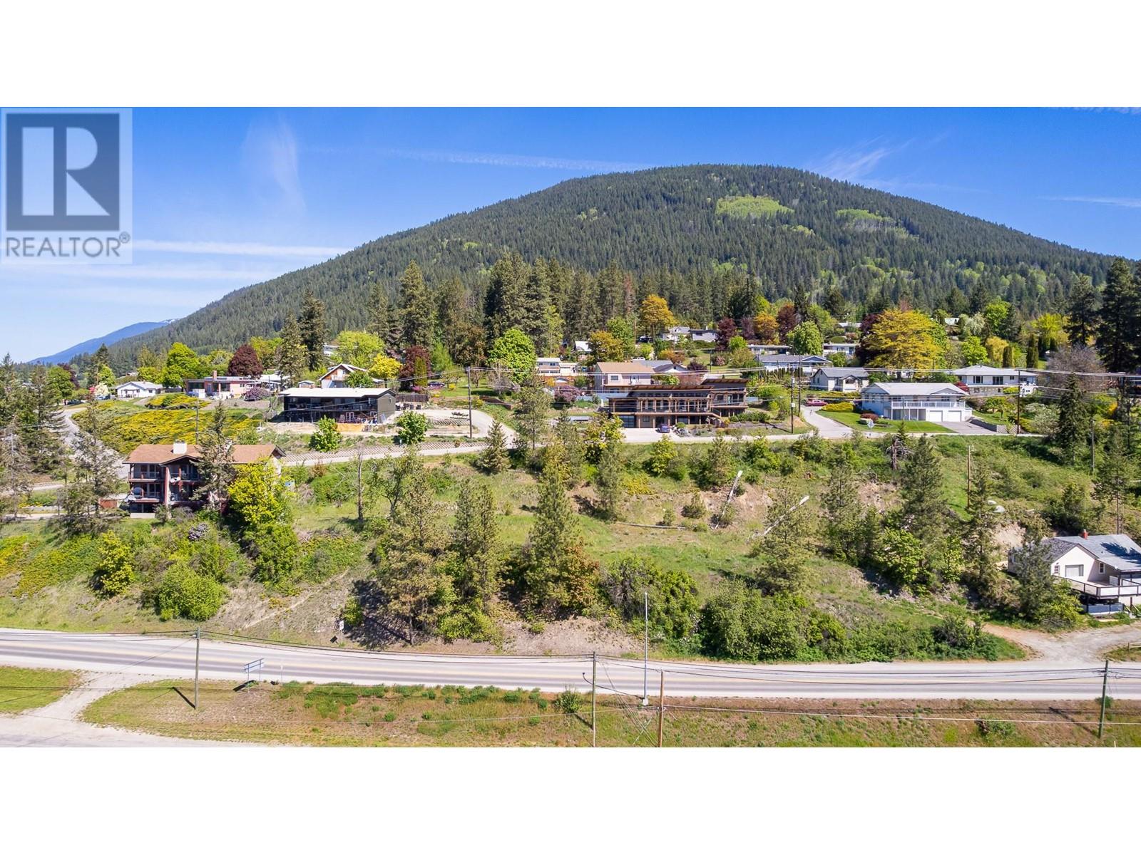 2312 Canyon St, Creston, BC V0B 1G5