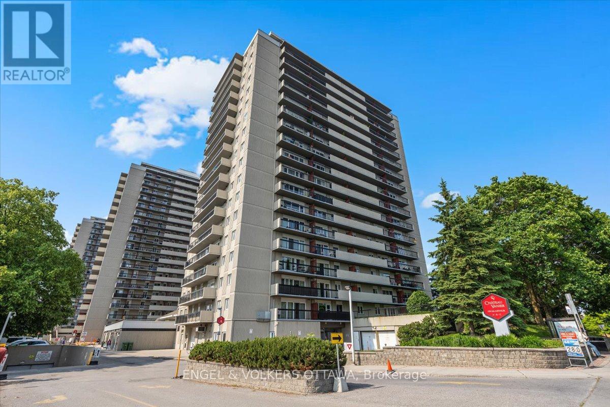 908 158a Mcarthur Ave E, Ottawa, ON K1L 7E7