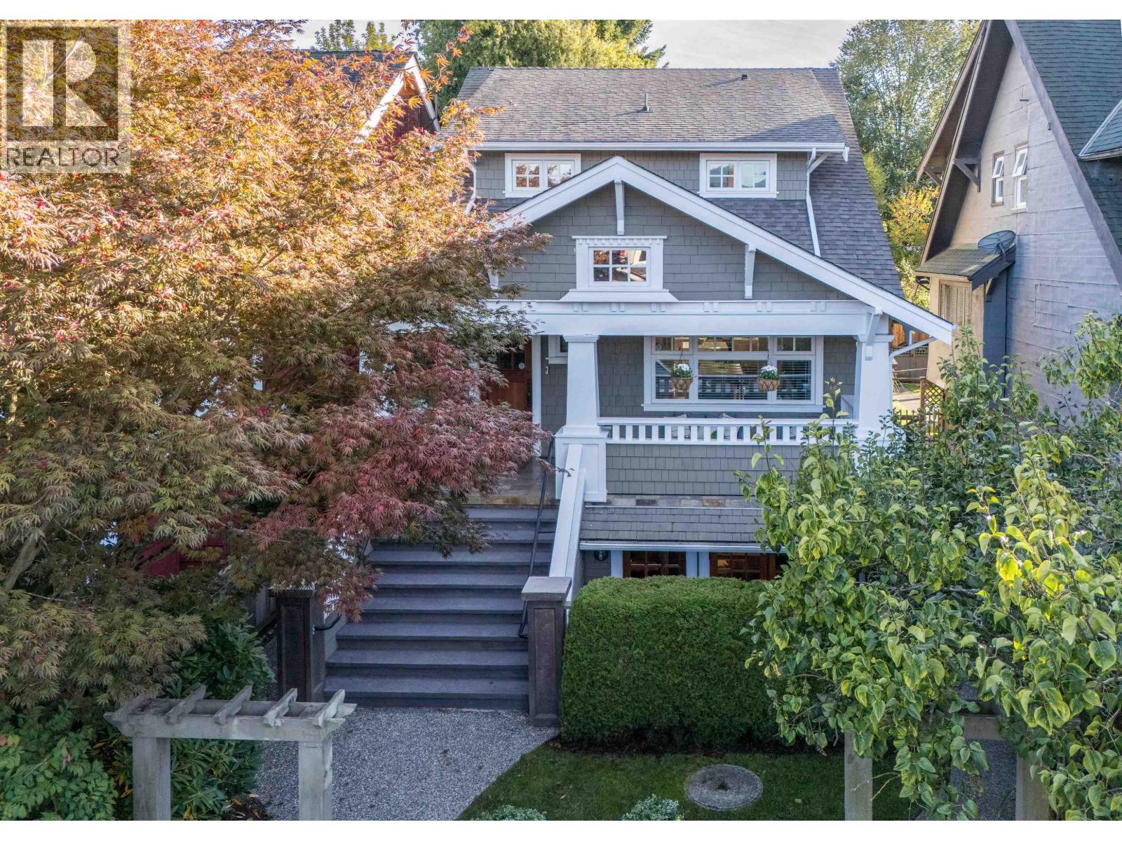 3242 W 3rd Ave, Vancouver, BC V6K 1N4