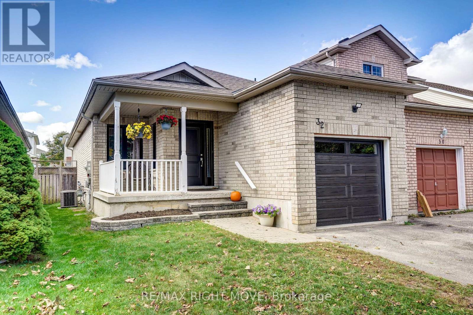 32 Julia Cres, Orillia, ON L3V 7Z1