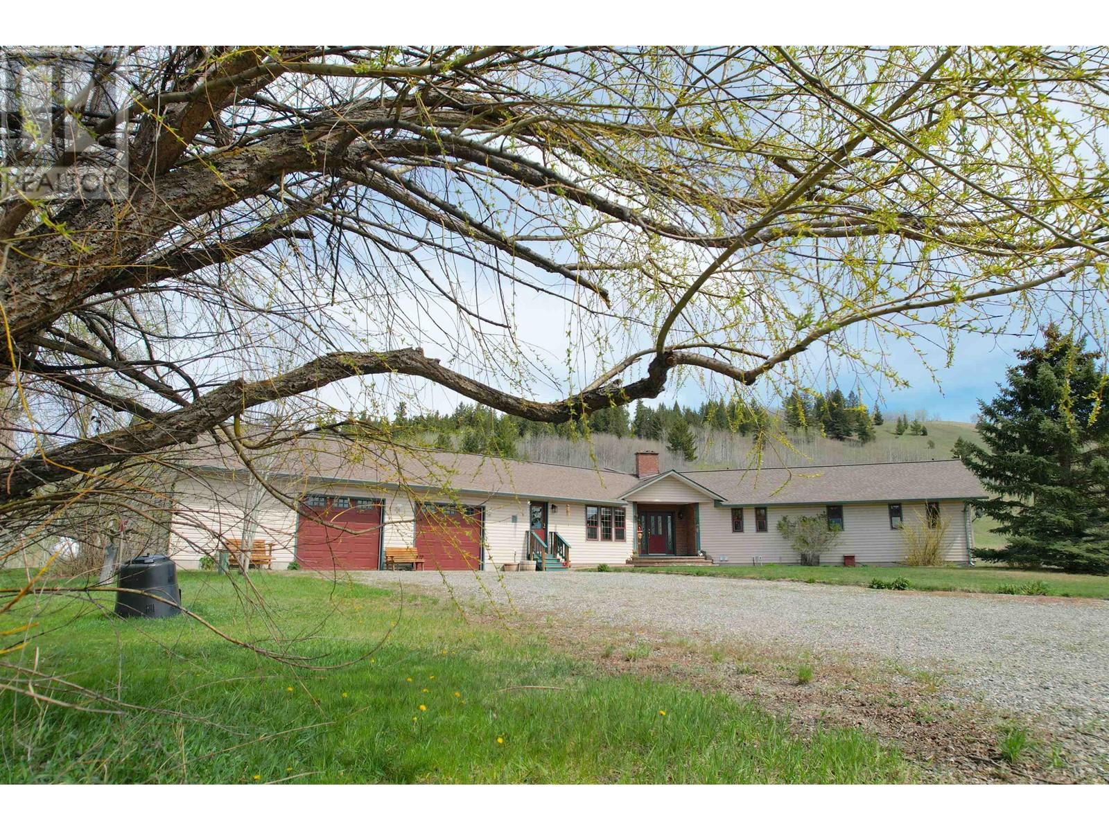 4221 Lodge Rd, Lac La Hache, BC V0K 1T0