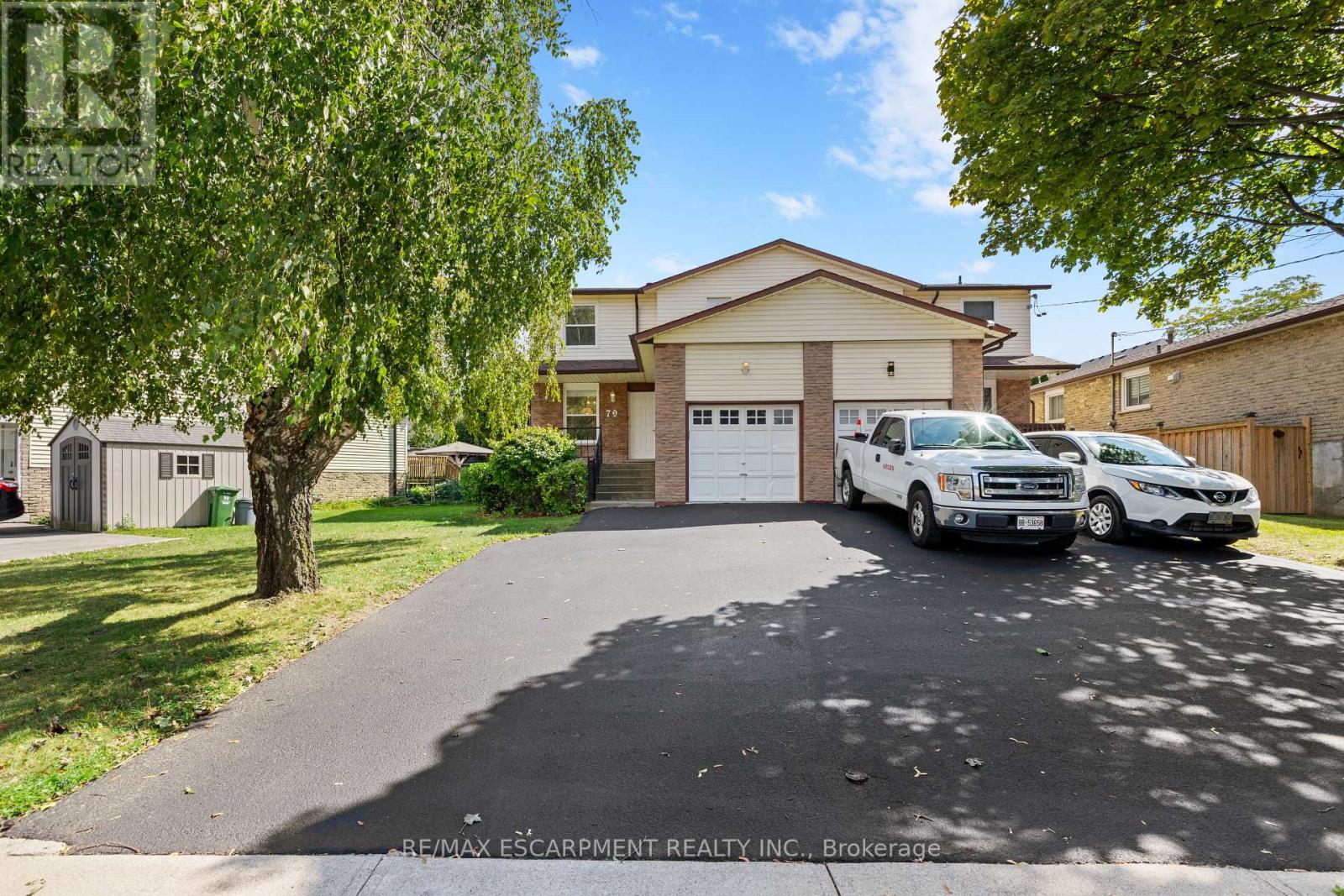 79 Adis Ave, Hamilton, ON L9C 6T9