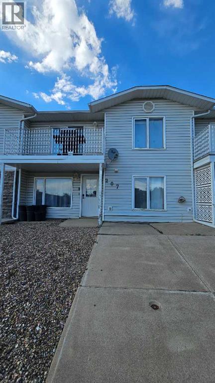 207 Centre Ave NE, Milk River, AB T0K 1M0
