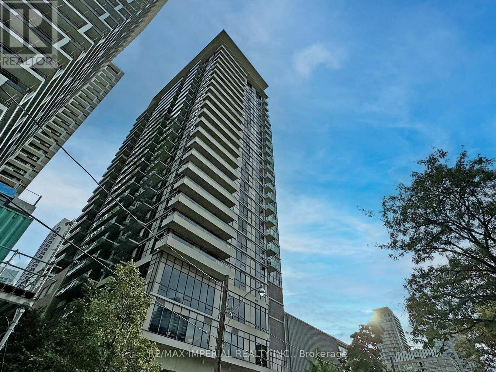 2004 25 Broadway Ave, Toronto, ON M4P 1T7