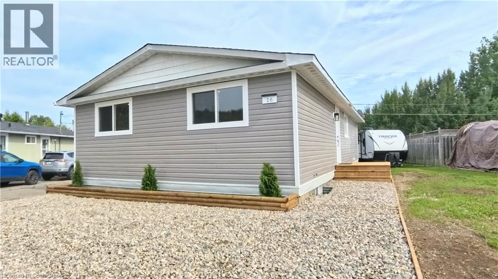 16 Robin Ave, Manitouwadge, ON P0T 2C0