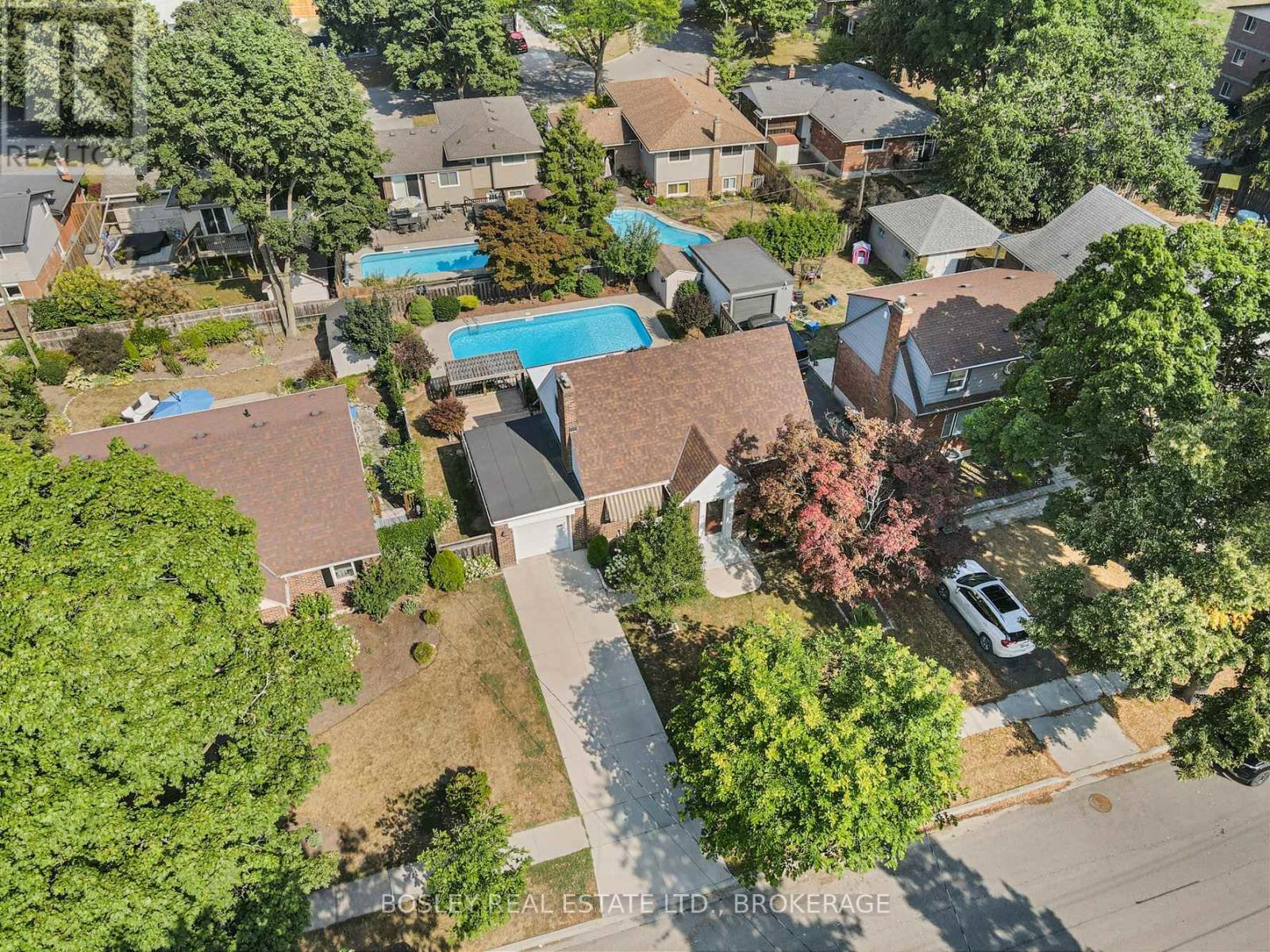 10 Cameron Rd, St. Catharines, ON L2P 3E2