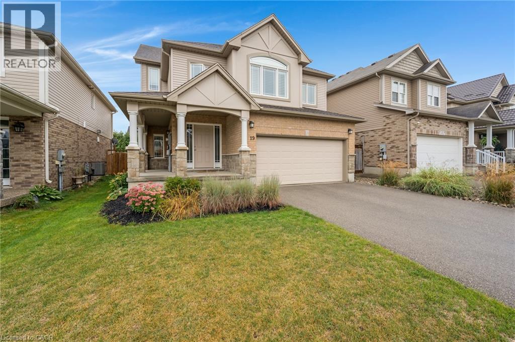 19 Cox St, Cambridge, ON N1S 0A3