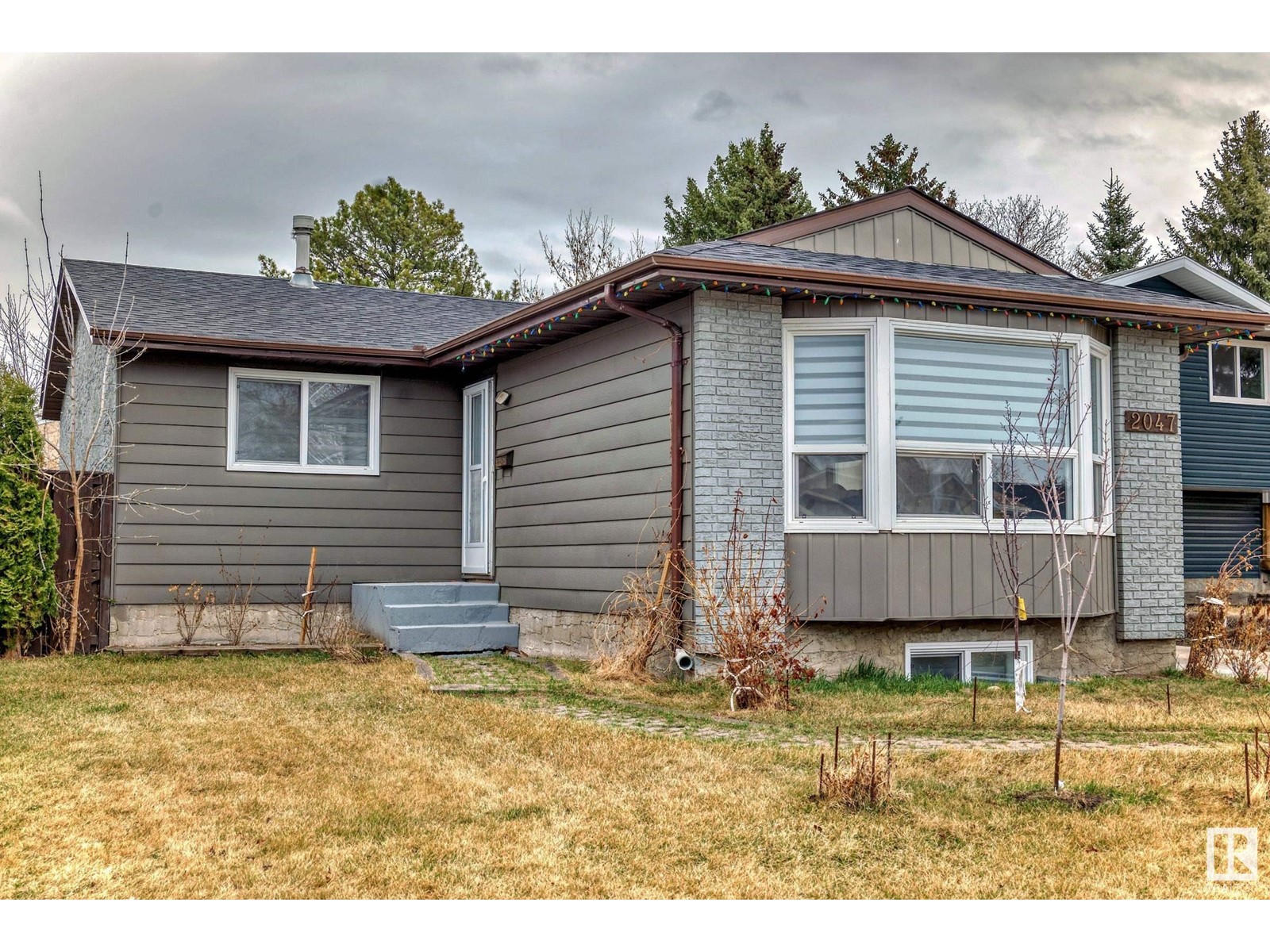49 St Nw Unit 2047 #a, Edmonton, AB T6L 2W9