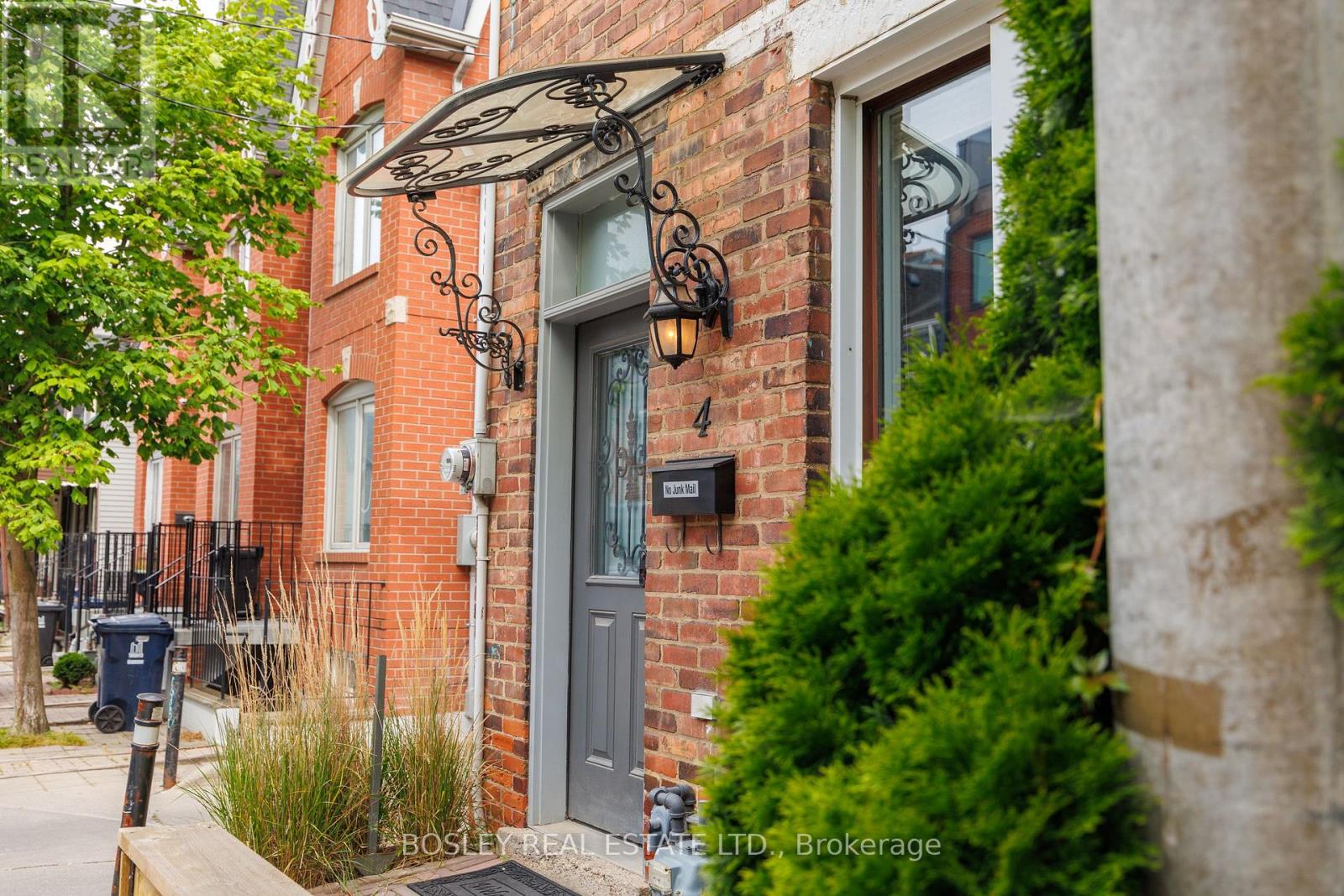 4 Whitaker Ave, Toronto, ON M6J 1A1