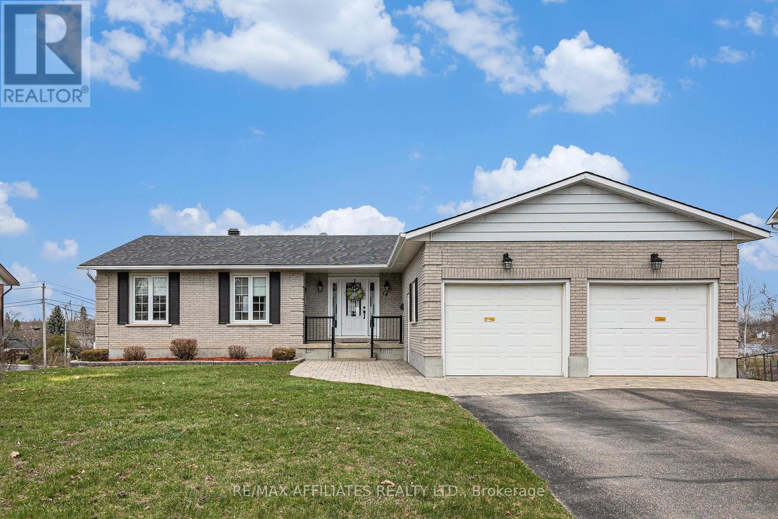 74 Colonel By Cres, Smiths Falls, ON K7A 5B6
