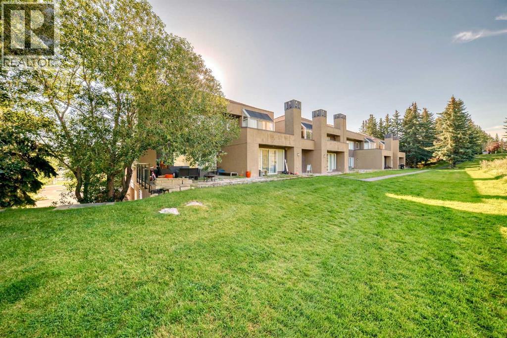 305 Village Mews Sw Unit 10, Calgary, AB T3H 2L3