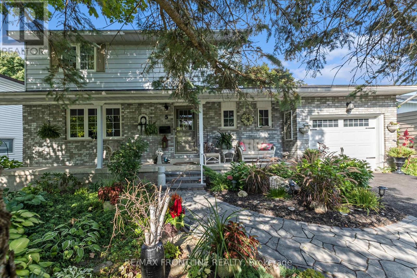 5 Ridgeview Pl, Perth, ON K7H 3L1