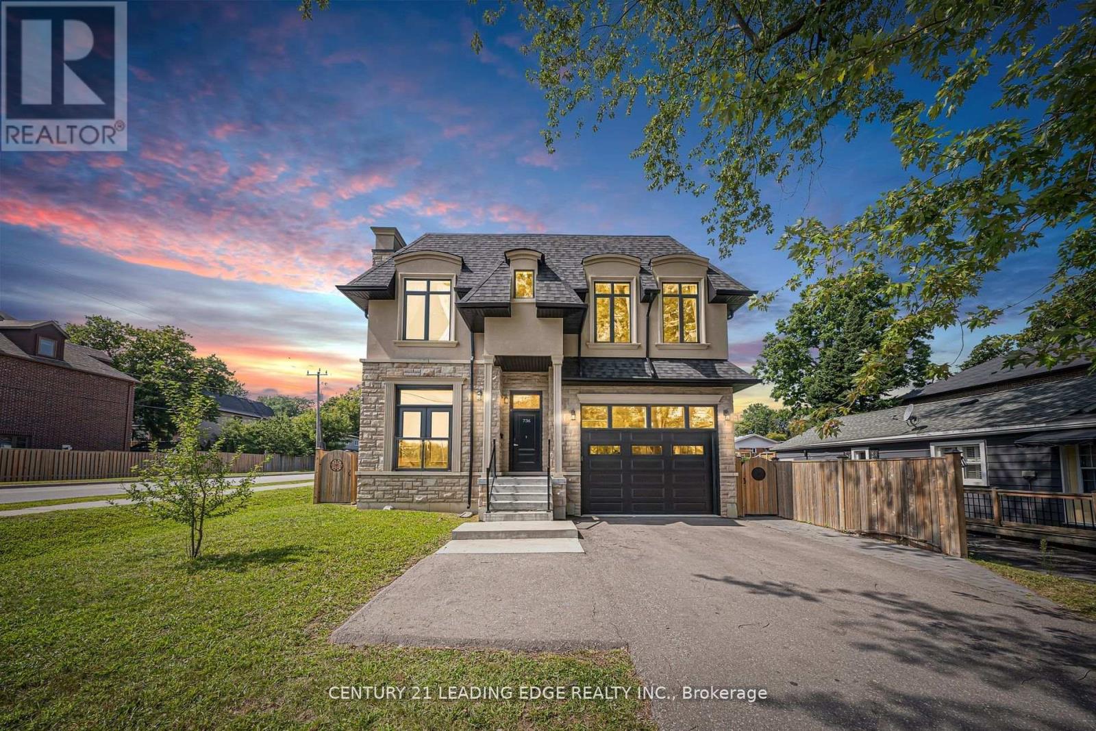 736 Hillview Cres, Pickering, ON L1W 2S1
