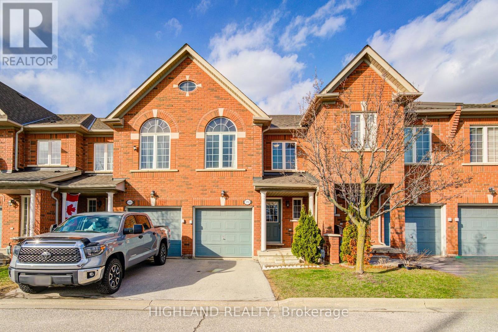 99 6399 Spinnaker Cir, Mississauga, ON L5W 1Z6