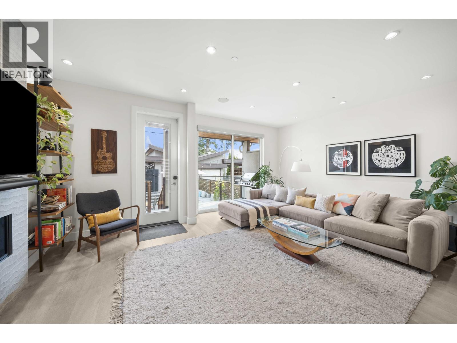 413 W Keith Rd, North Vancouver, BC V7M 1M2