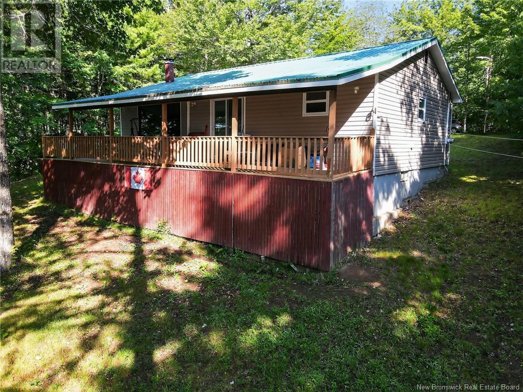 19 J Morris Rd, Bass River, NB E4T 1G7
