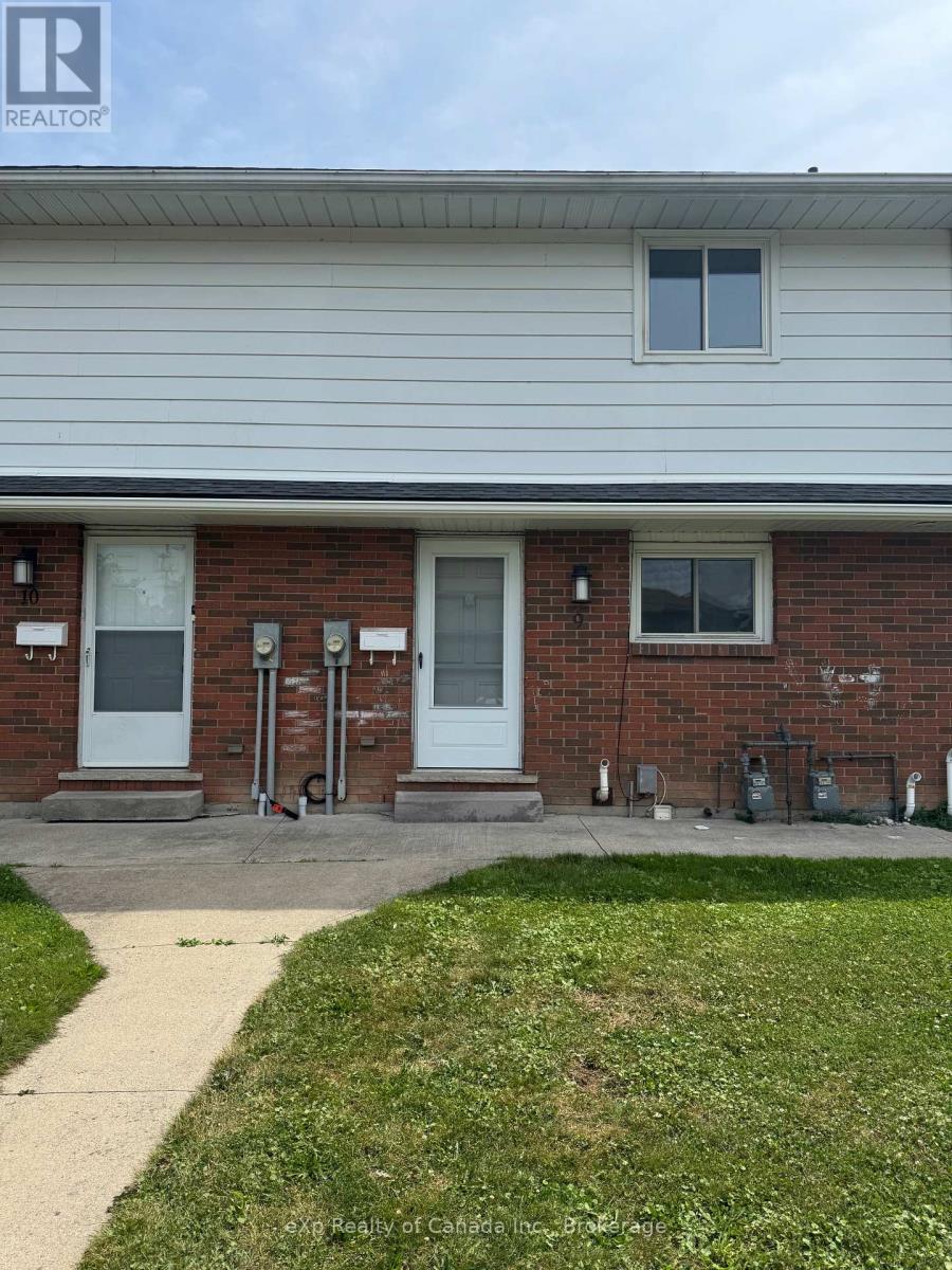 9 880 James St, Woodstock, ON N4S 8P8