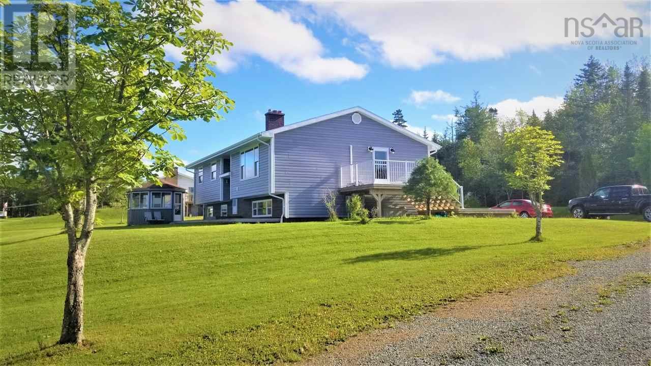 110 De Raymond St, St. Peteraposs, NS B0E 3B0