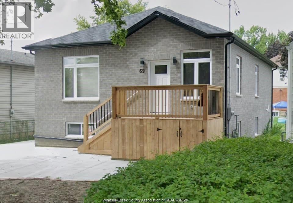69 Spencer Ave, Chatham, ON N7M 1V5