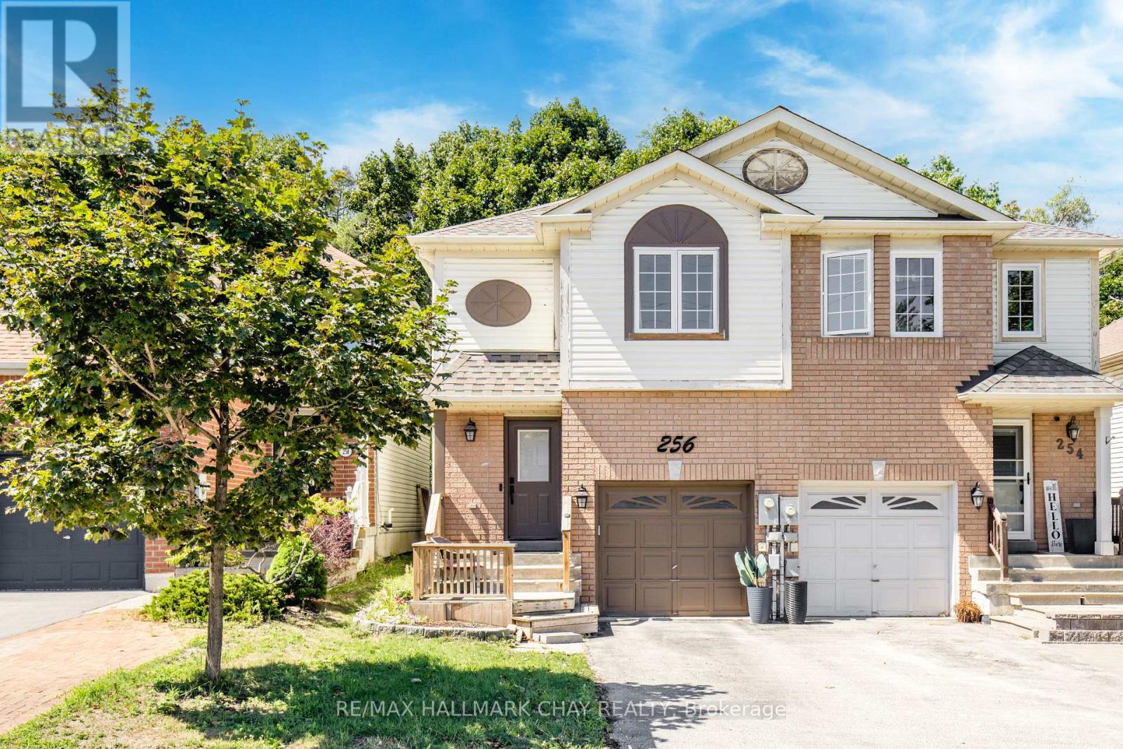 256 Ferndale Dr S, Barrie, ON L4N 8J9