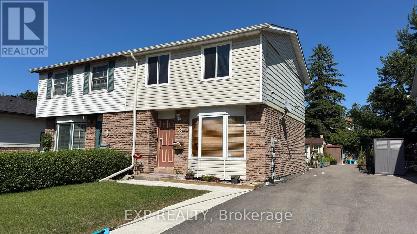 8 Baldwin Cir, Thorold, ON L2V 4H5