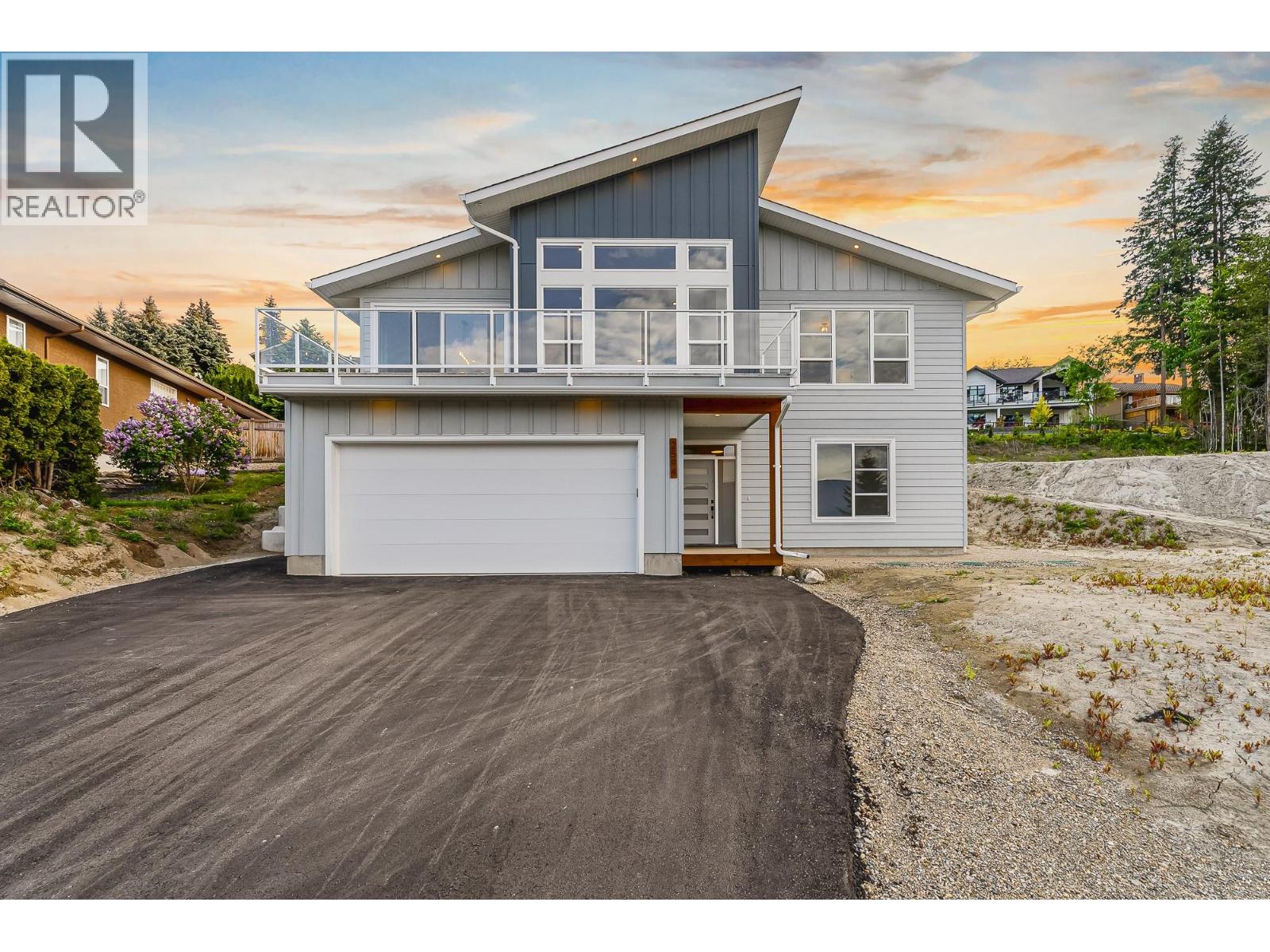 2594 Grand View Pl, Blind Bay, BC V0E 1H2