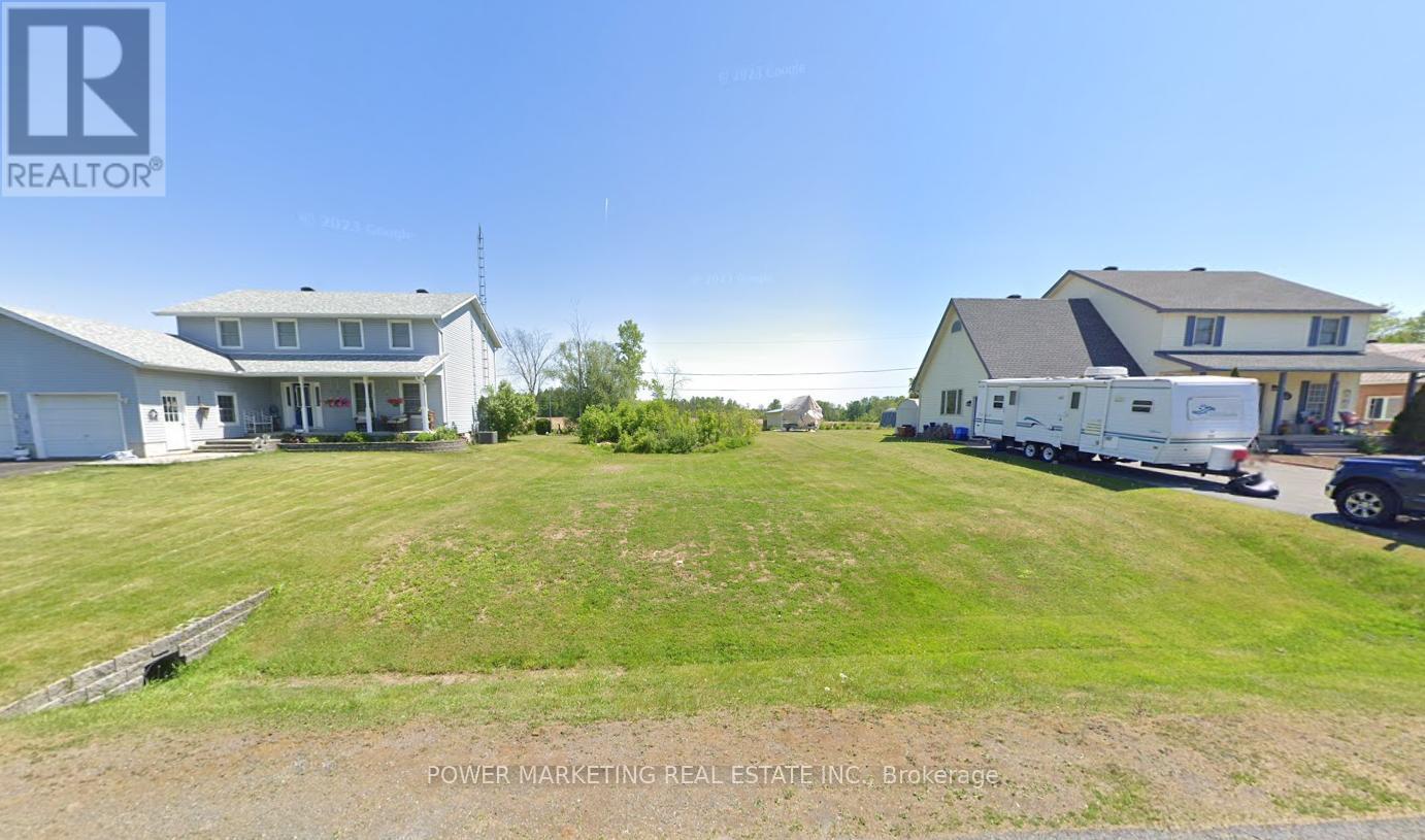 18 Grove St, South Dundas, ON K0E 1K0